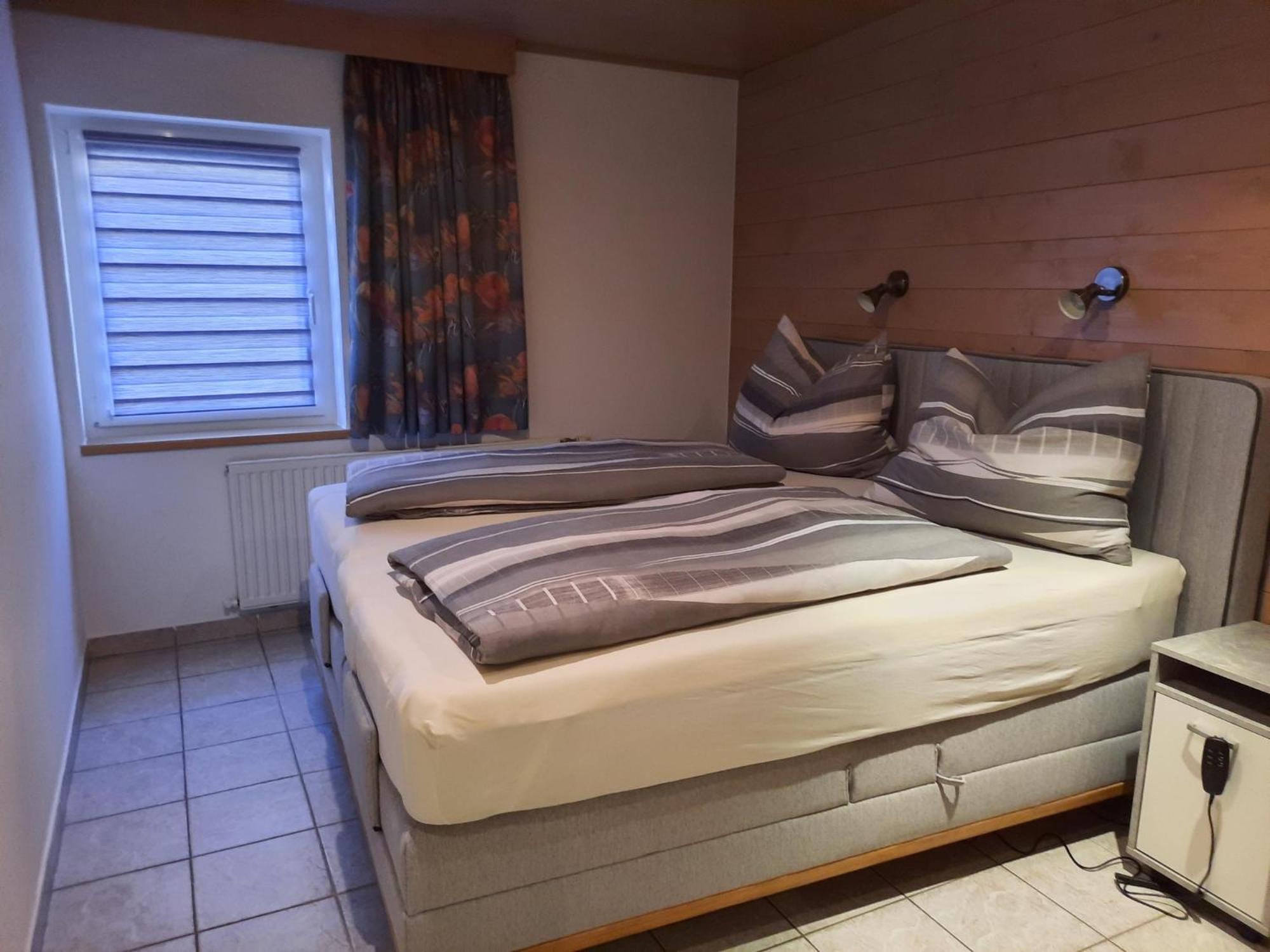 Gasthof Erzherzog Rainer - Zimmer Und Ferienwohnung เคิสเซน ห้อง รูปภาพ